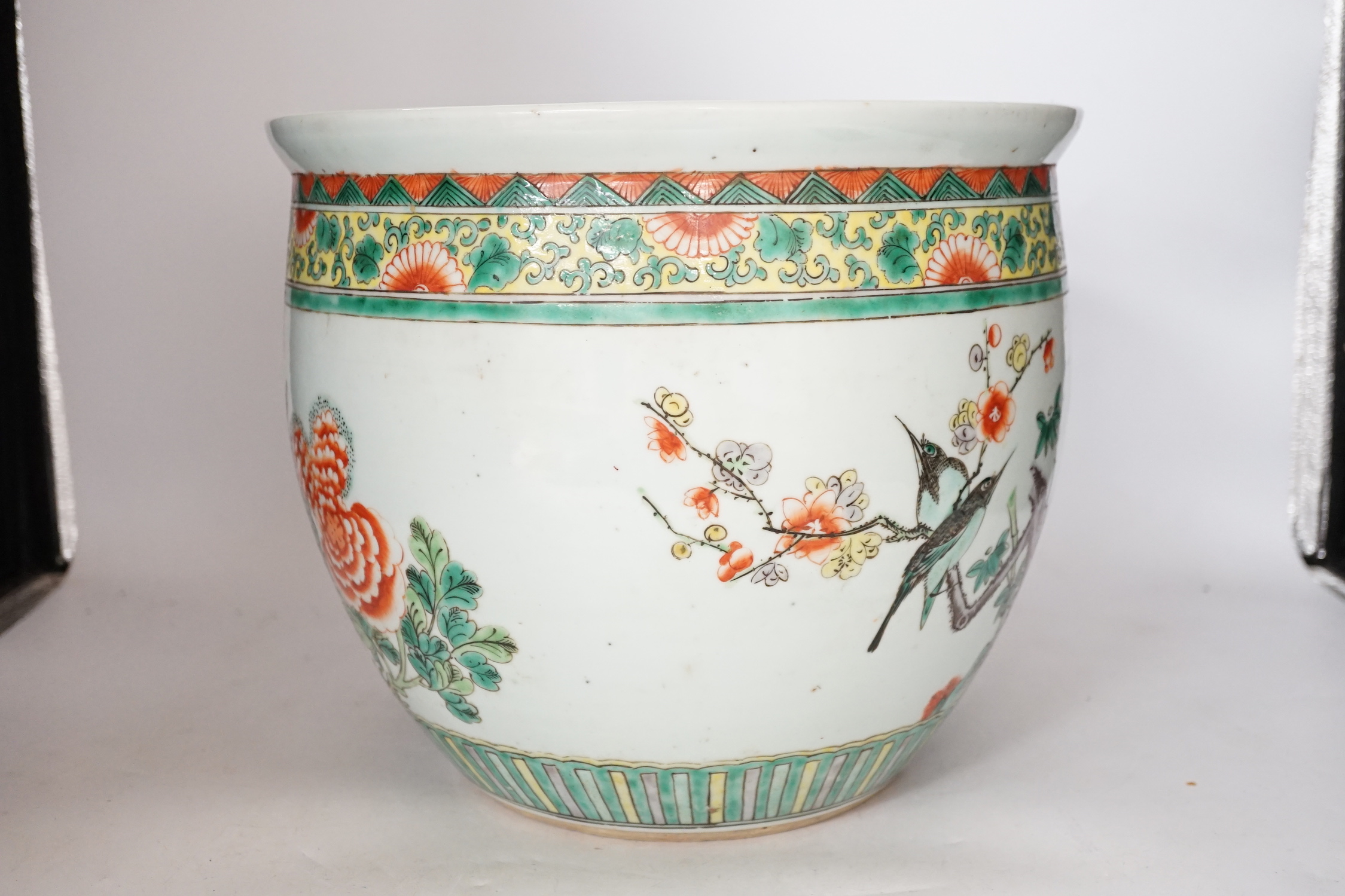 A late 19th century Chinese famille verte jardiniere, 25cm